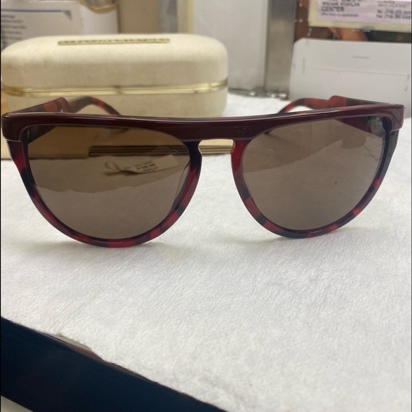 Stella McCartney Accessories - Stella McCartney sunglasses pre-owned in excellent condition